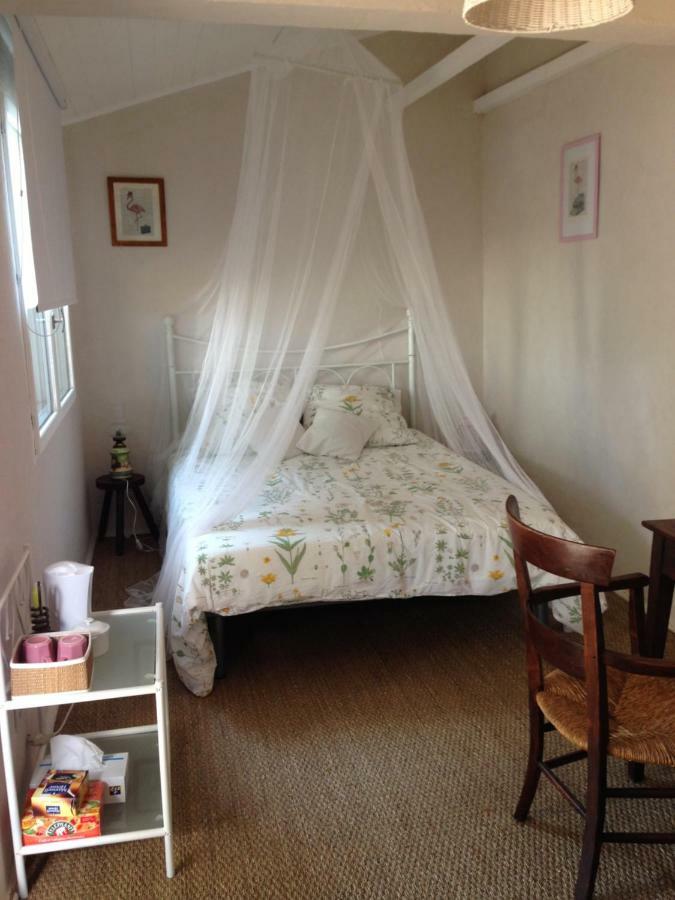 Seb&Laeti Guesthouse Saint Laurent d'Aigouze Bagian luar foto