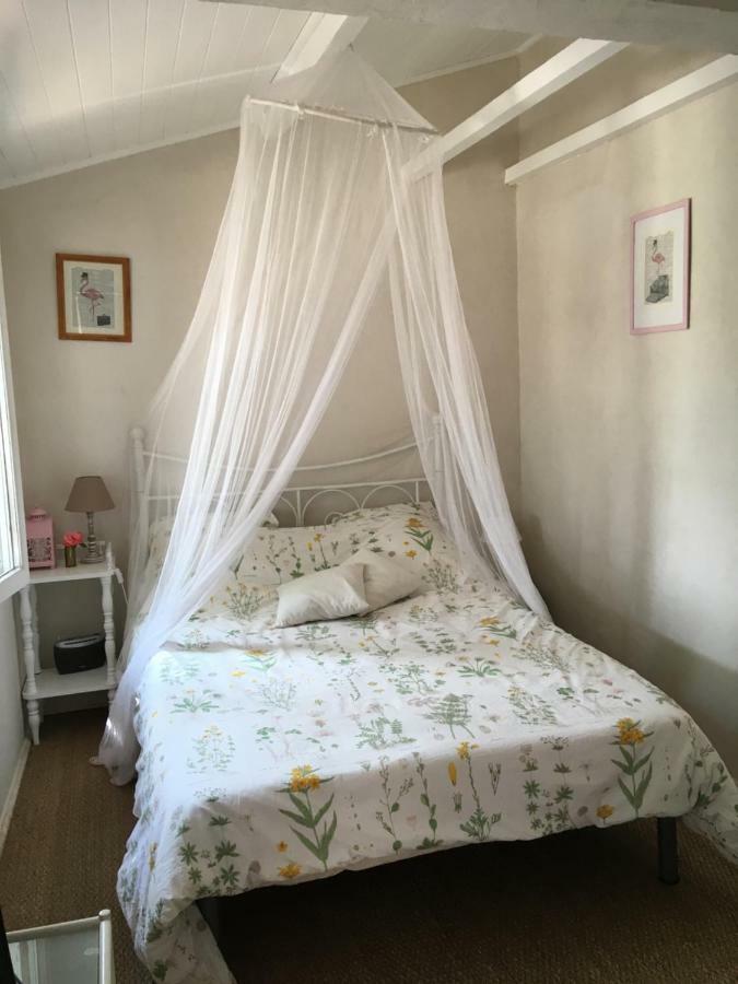 Seb&Laeti Guesthouse Saint Laurent d'Aigouze Bagian luar foto